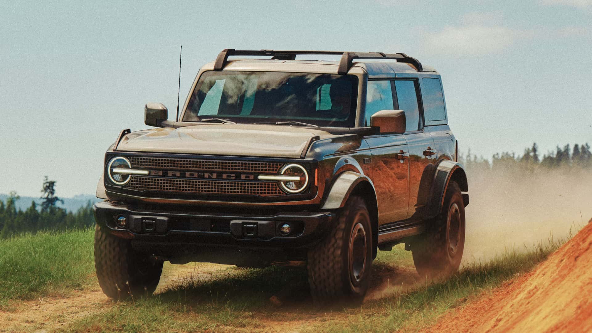https://cdn.motor1.com/images/mgl/2N4zpM/s1/2027-ford-bronco-filson.jpg
