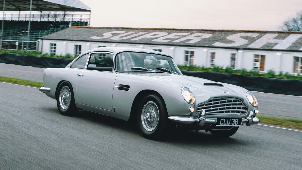 James Bond Aston Martin DB5 Restomod Drive