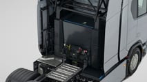 Il camion elettrico di Scania con batterie aggiuntive dietro la cabina di guida