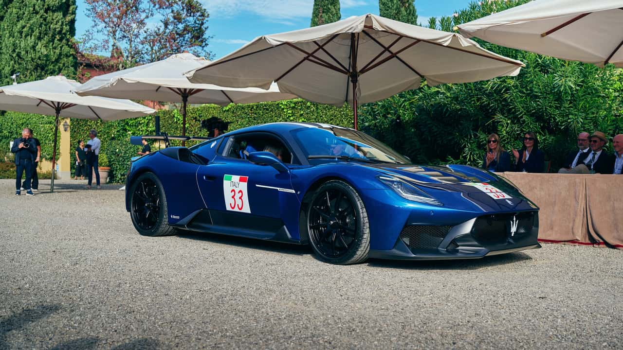 La MC20 GT2 Stradale omaggia la MC12 GT1