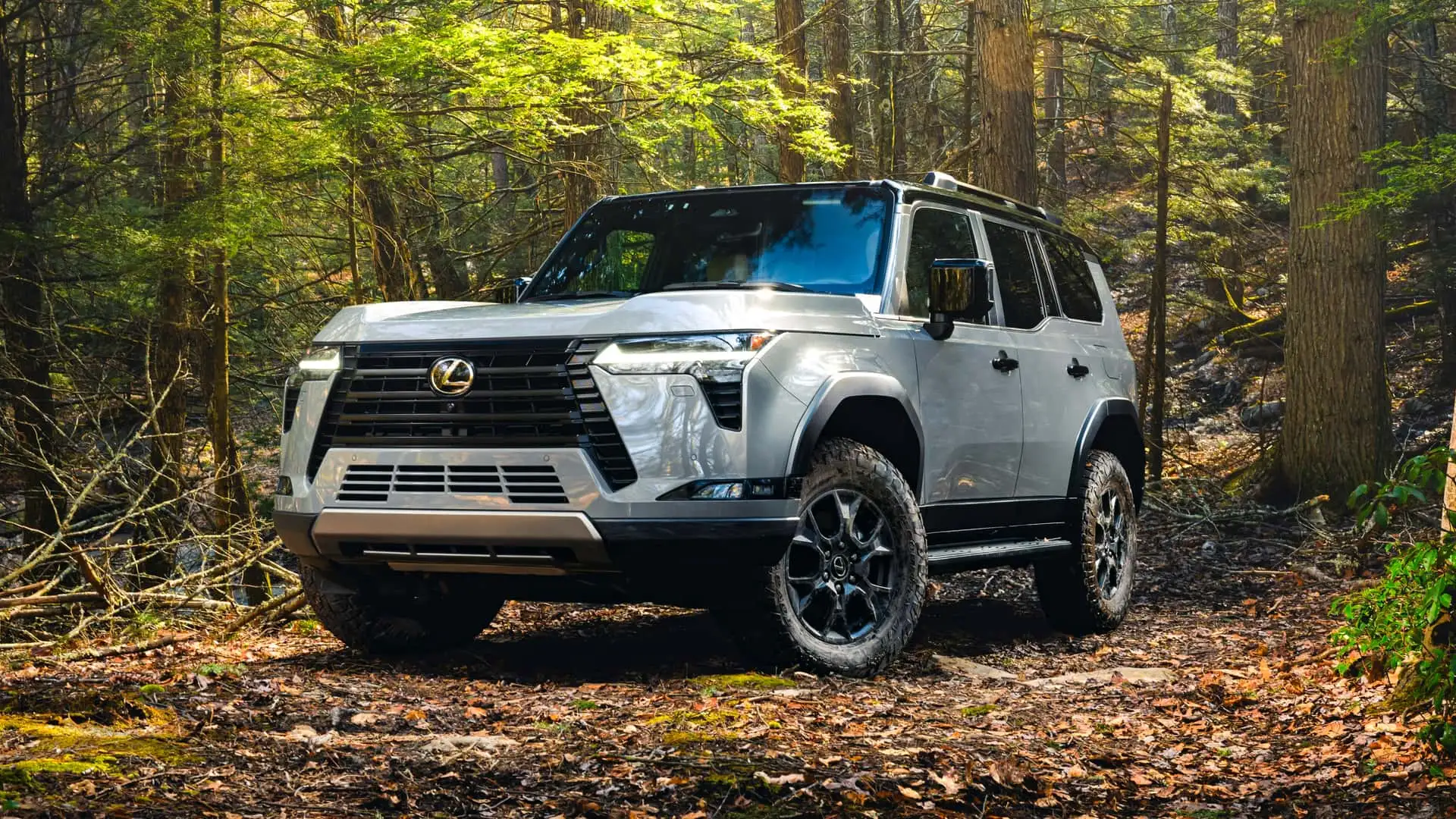 https://cdn.motor1.com/images/mgl/2NEQwM/s1/lexus-gx550-overtrail-off-road-test.webp