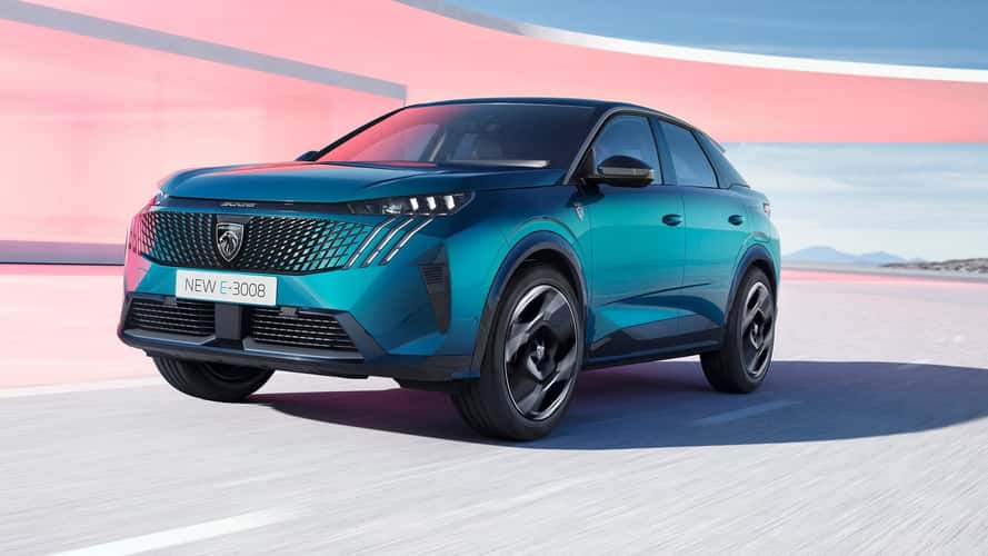Nuova Peugeot 3008, i prezzi e gli allestimenti di ibrida ed elettrica