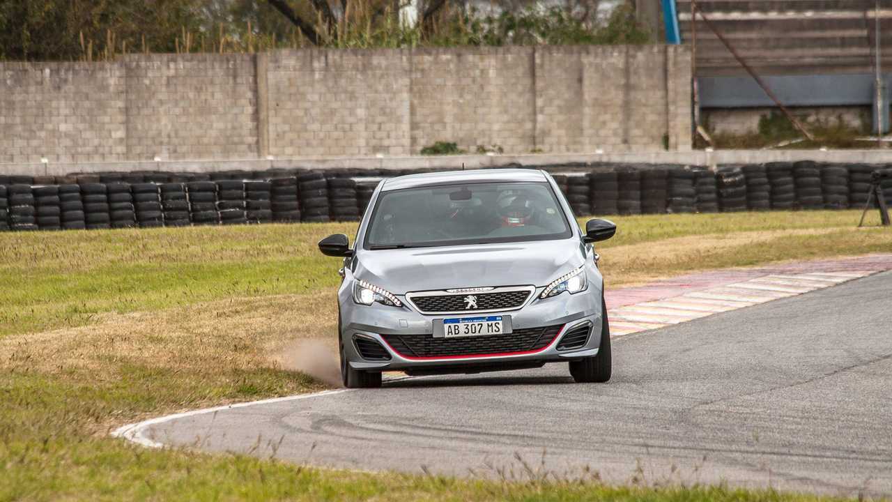 El 308 GTI giró en el Gálvez. PH: Hernando Pollicelli.
