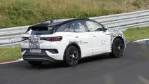 Cupra Tavascan, le prime foto spia