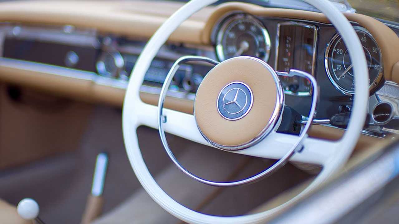 Электрический Mercedes-Benz SL W113 «Pagoda»
