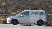 Ford Tourneo/Transit Courier als Erlkönig erwischt