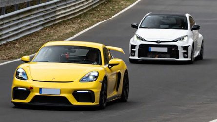 Cette héroïque GR Yaris poursuit une Porsche 718 GT4 sur le Nürburgring
