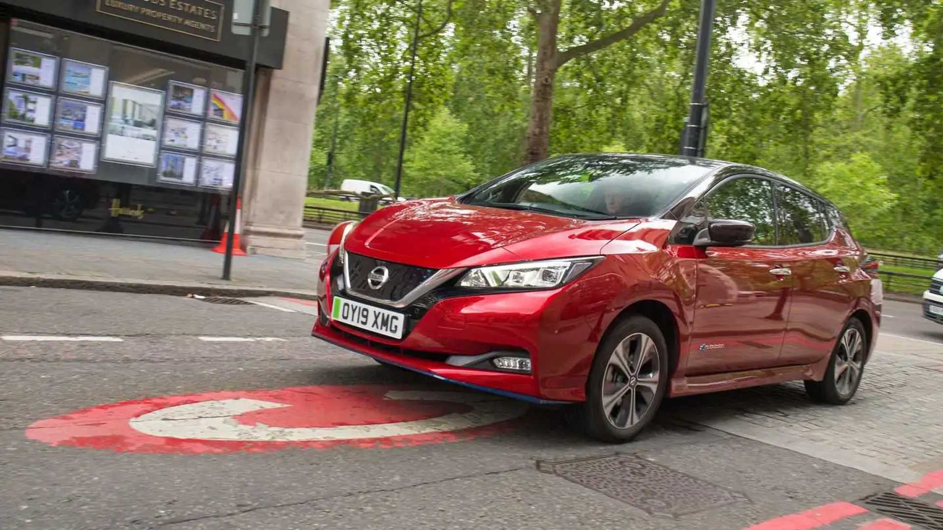 UK PlugIn Electric Car Sales Returned To Growth In August 2022