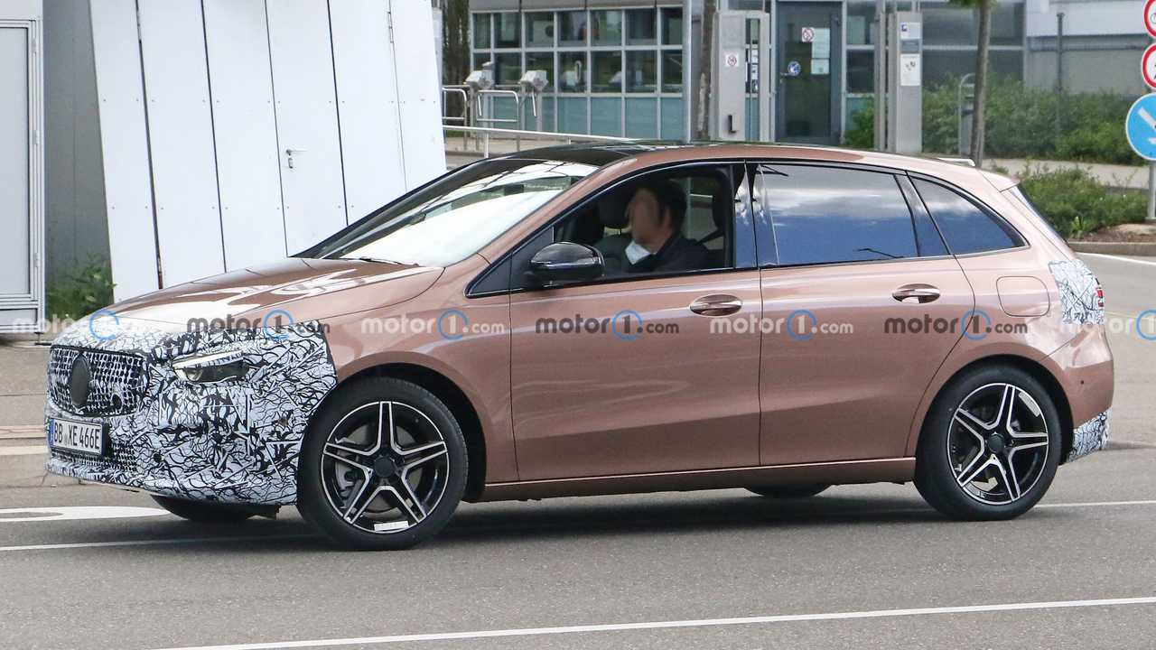 Nuove foto spia Mercedes Classe B