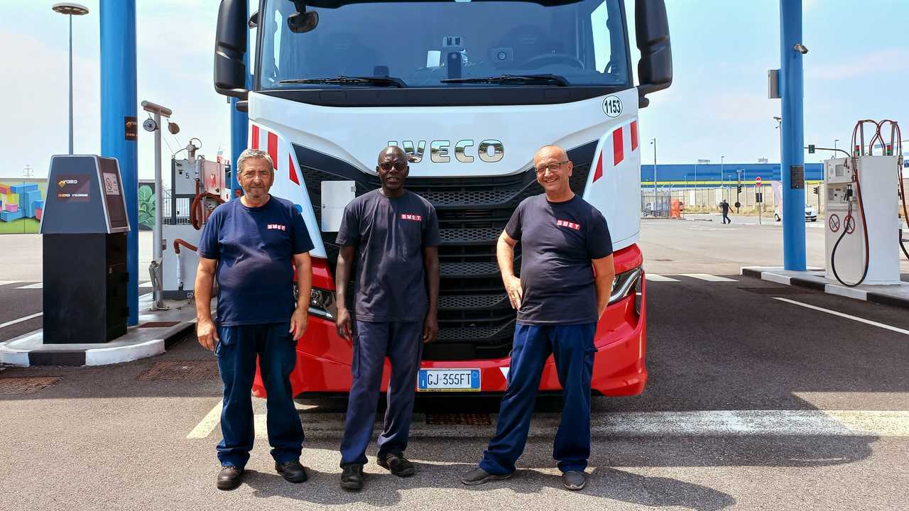 Gli Iveco S-Way LNG di Smet