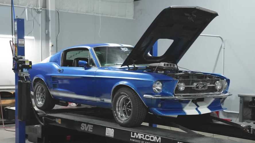 Cette Ford Mustang GT passe sur le banc et c'est impressionnant !