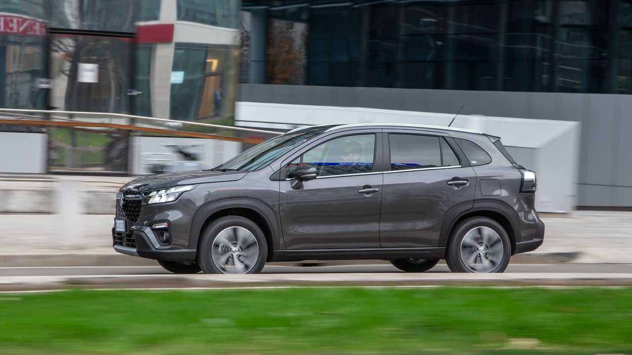 Foto - Suzuki S-Cross (2021), la prova su strada