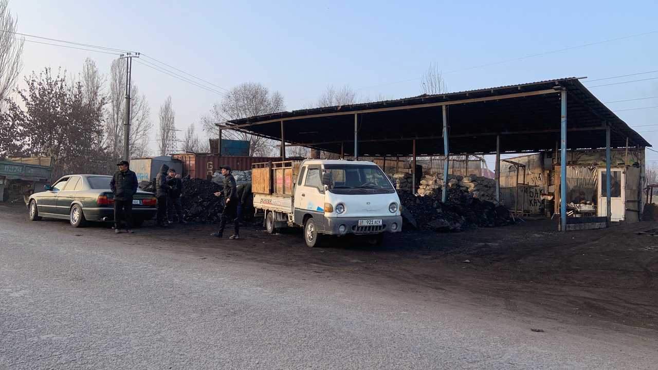 Угольная ярмарка в Киргизии