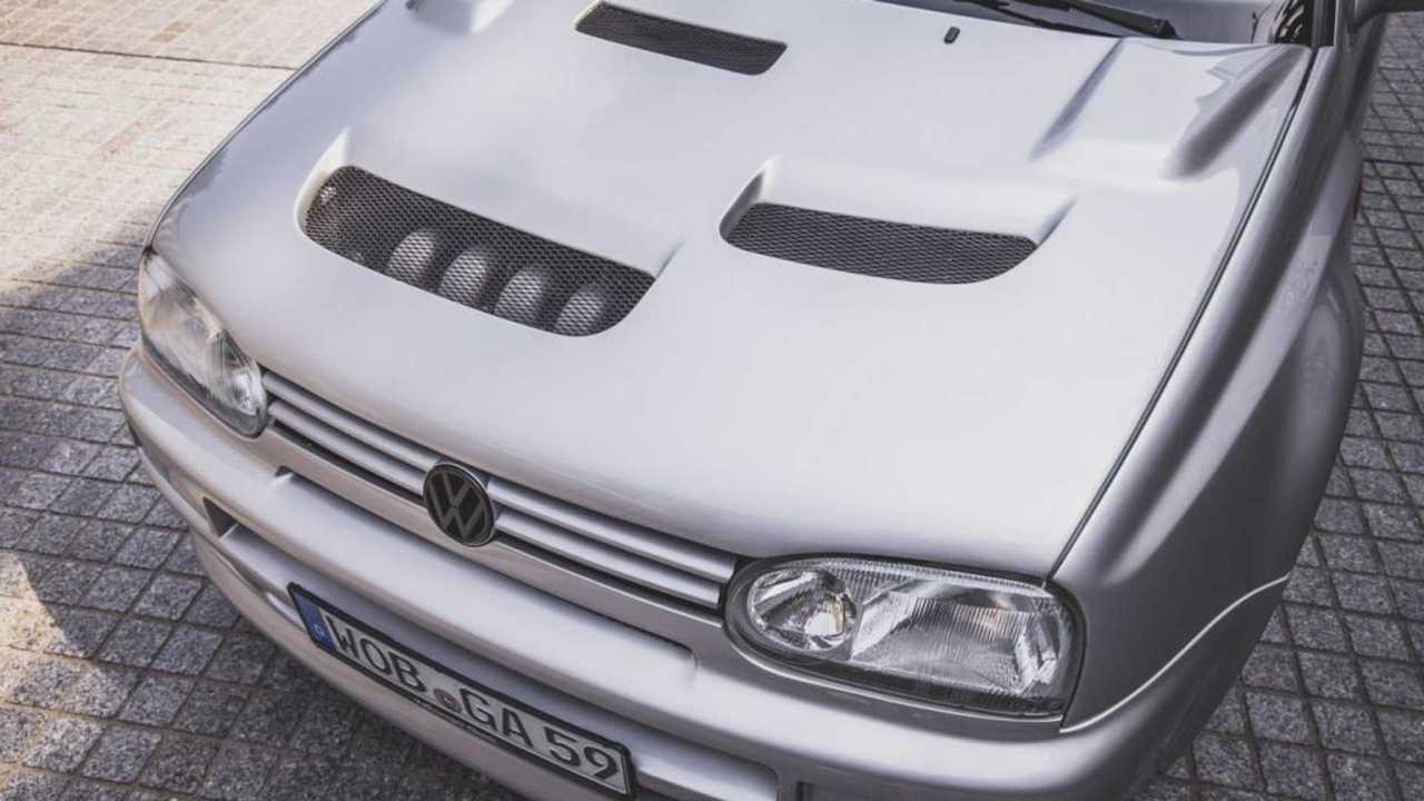Volkswagen Golf A59, капот