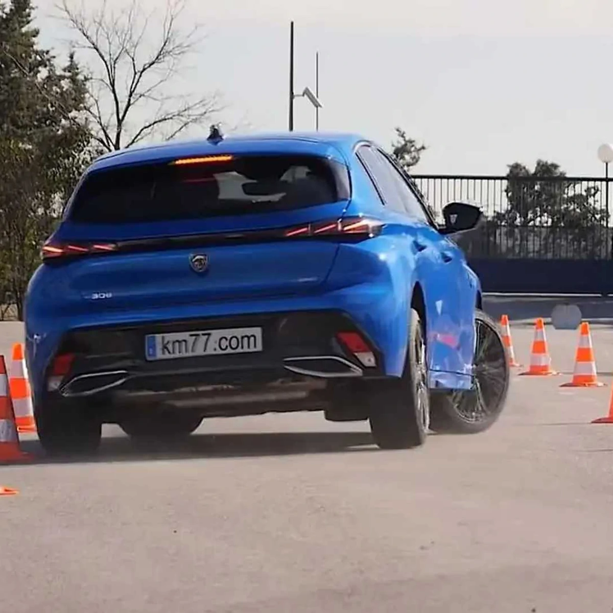 2022-peugeot-308-moose-test.webp