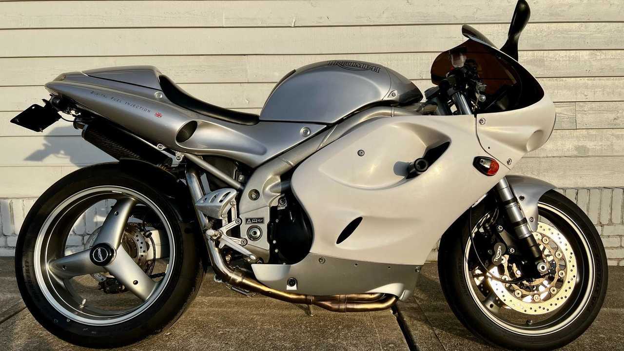 2000 Triumph Daytona 955i