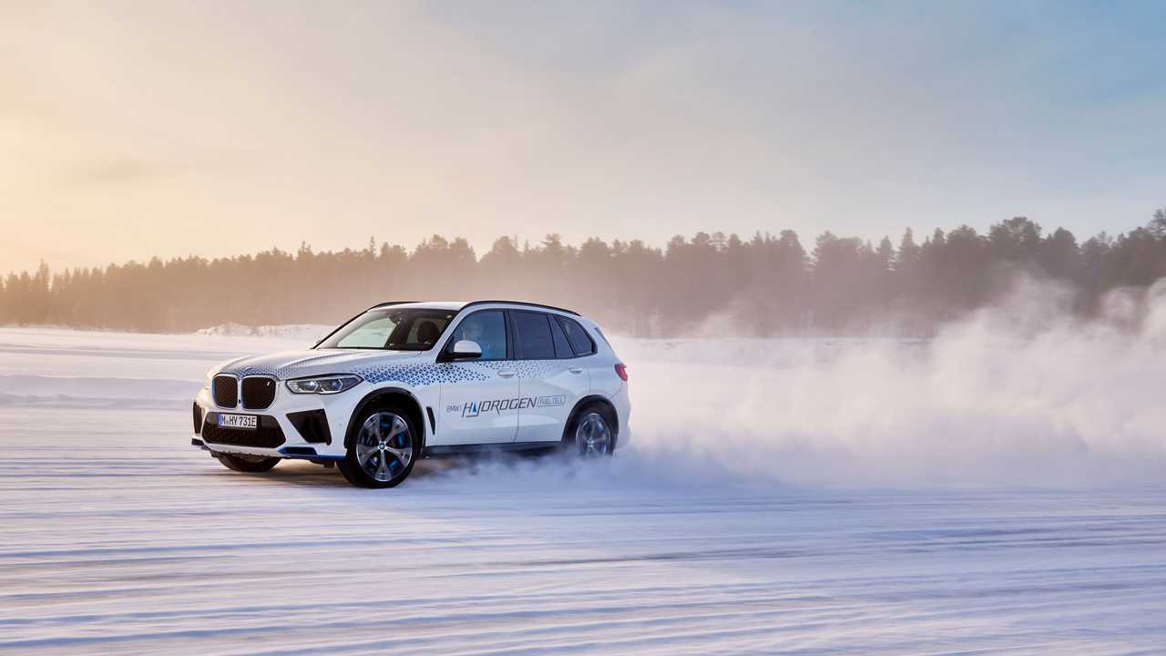 Foto - BMW iX5 Hydrogen, i test in Svezia