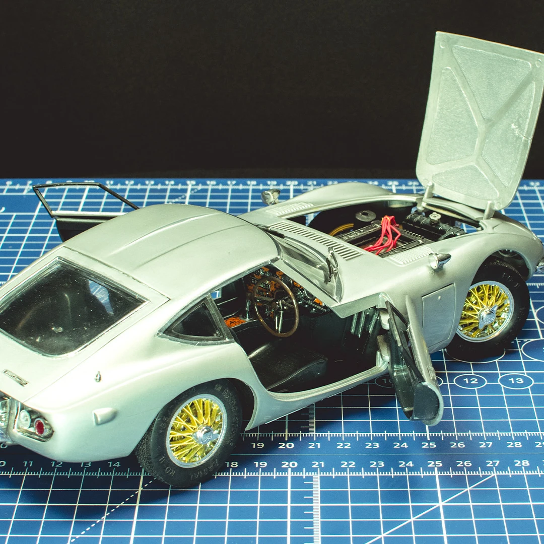 FUJIMI TOYOTA 2000GT 1/16スケールモデル I Built A Toyota 2000GT: Video