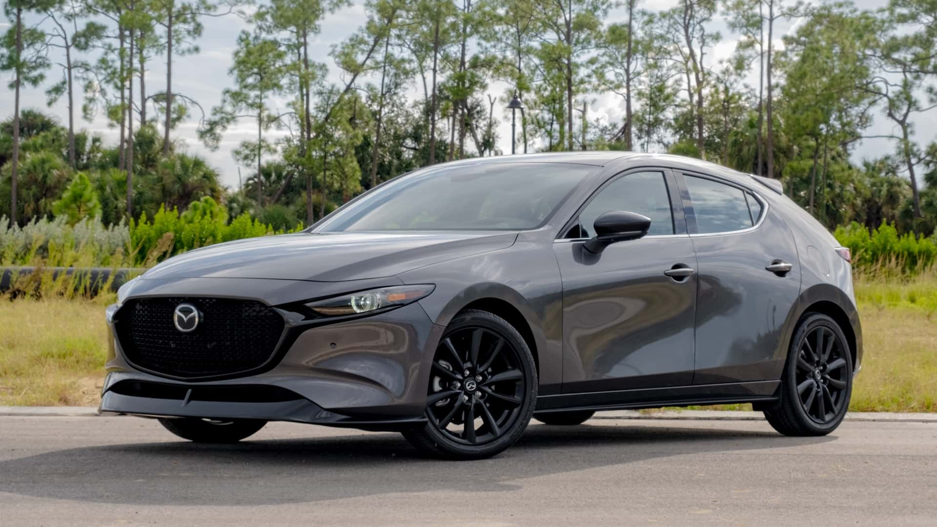 https://cdn.motor1.com/images/mgl/2NQLek/s1/2024-mazda3-turbo-review.jpg