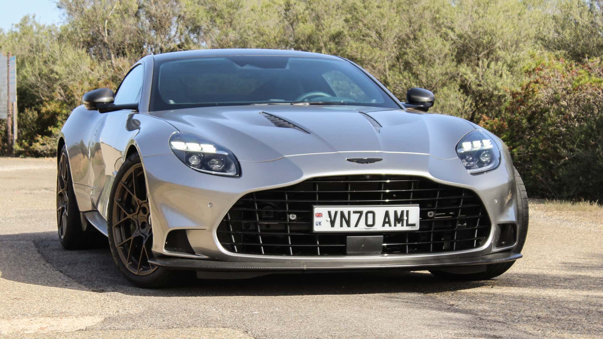 京商 Aston Martin V12 Vanquish 1/12 Kyosho Aston Martin Vanquish V12 1:12 | eBay