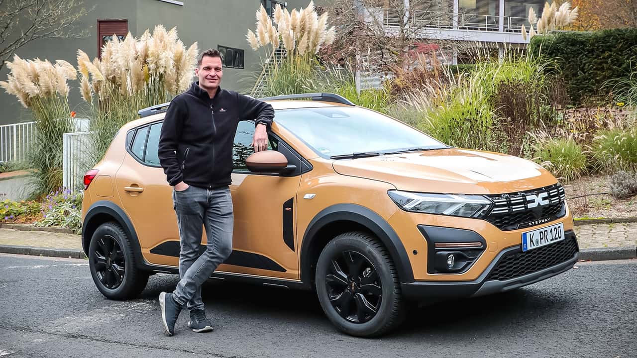 Automobile Dacia visual data 8