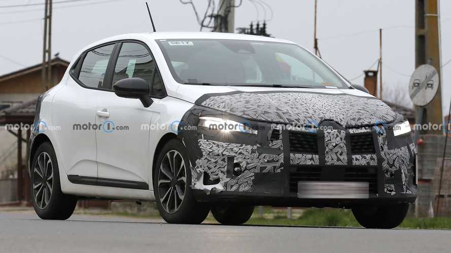 2024 Renault Clio facelift spied hiding updated lights