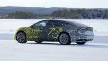 Der Prototyp der elektrischen Lotus-Limousine wird bei kaltem Wetter getestet