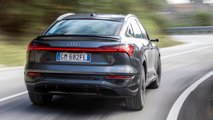 FOTO - Audi Q8 e-tron prova su strada