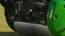 John Deere: nuovo tosaerba  elettrico 225 E-Cut 