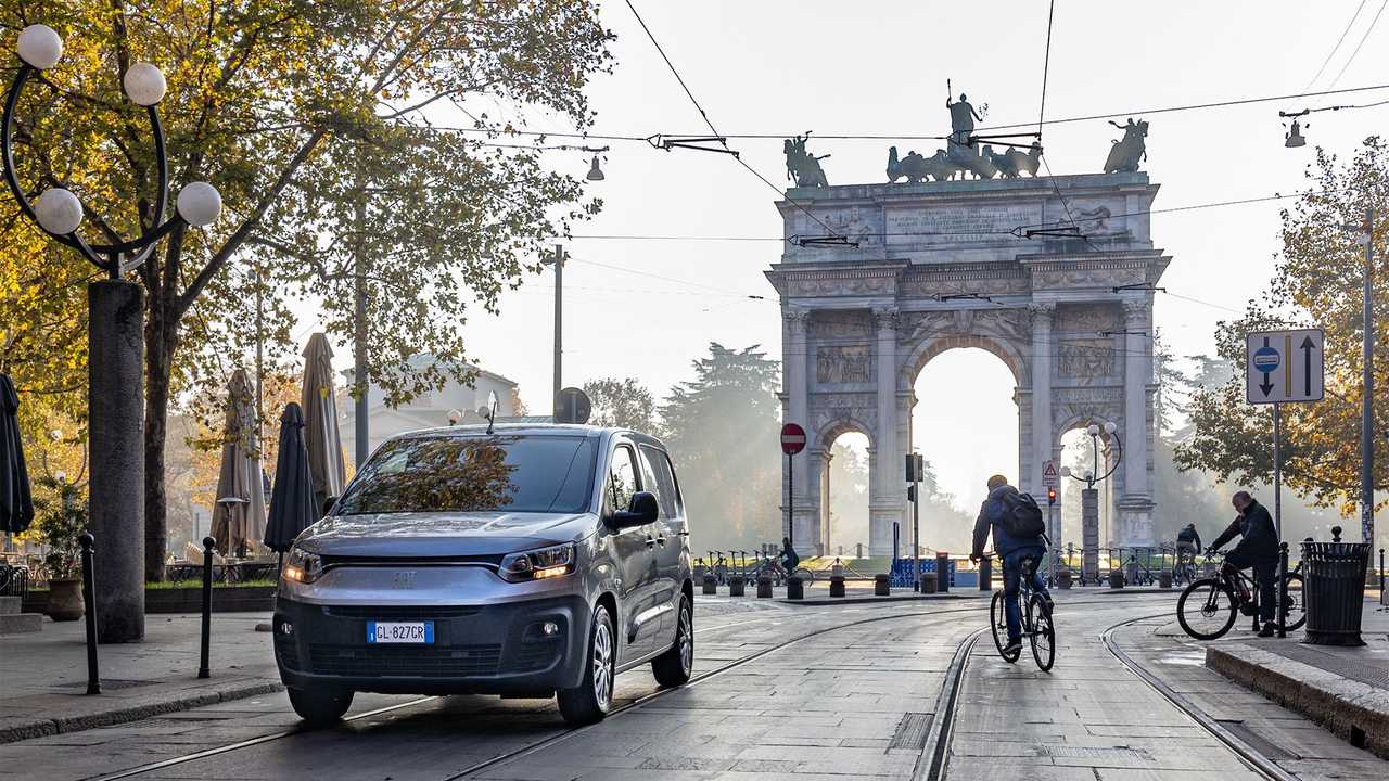 Fiat Professional E- Doblò Van 2022 , la prova a Milano