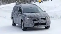 2022 Dacia Logan Stepway wagon spy photo