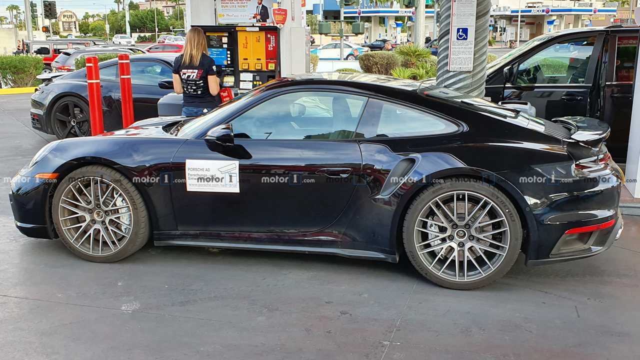 Porsche 911 Turbo S, le foto spia