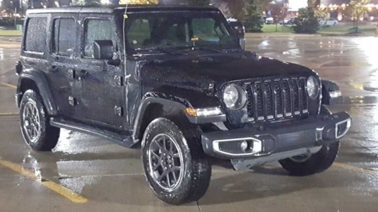 Jeep Wrangler Plug-In Hybrid spy photo