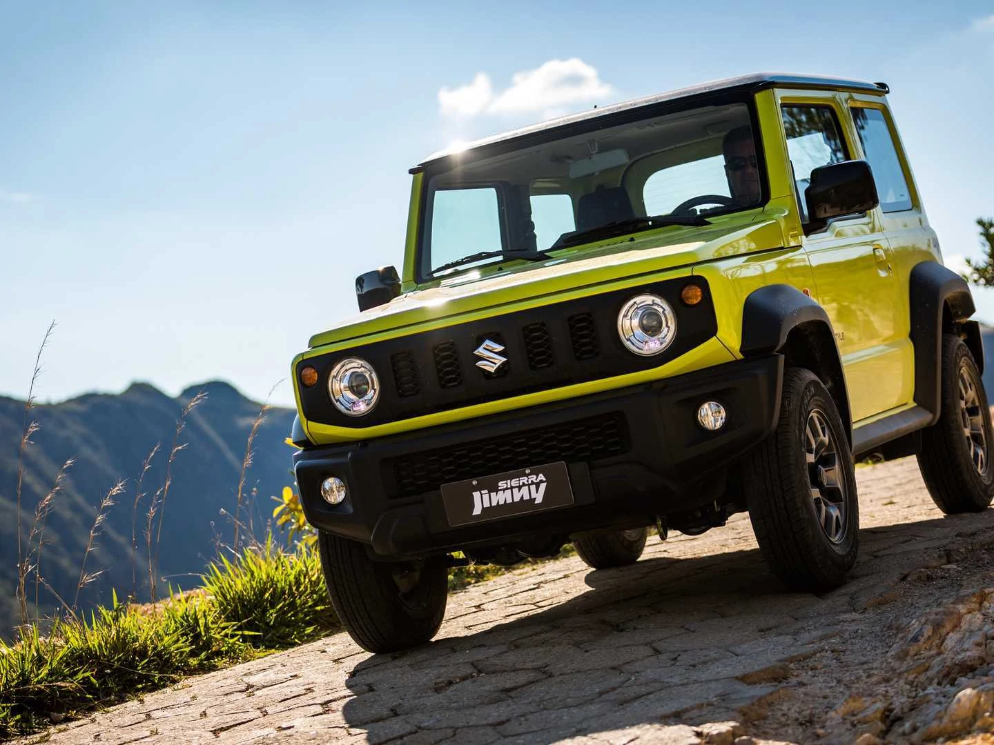 SUZUKI Jimny × FROM SCRATCH SAIBORG Suzuki Jimny pode ganhar motor turbo em 2022