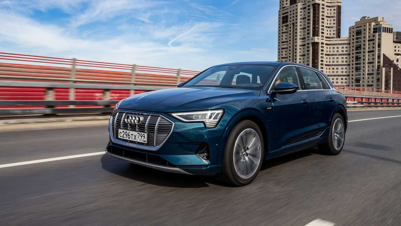 Тест-драйв Audi e-tron