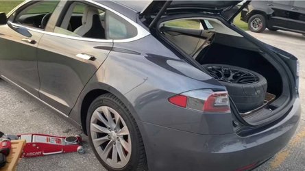 video tesla model s drag racing on slicks