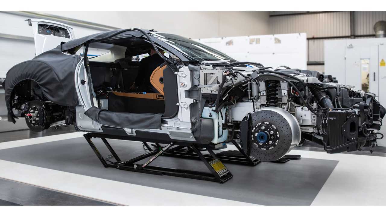 Aston Martin Vantage V12 Zagato Heritage Twins assembly begins