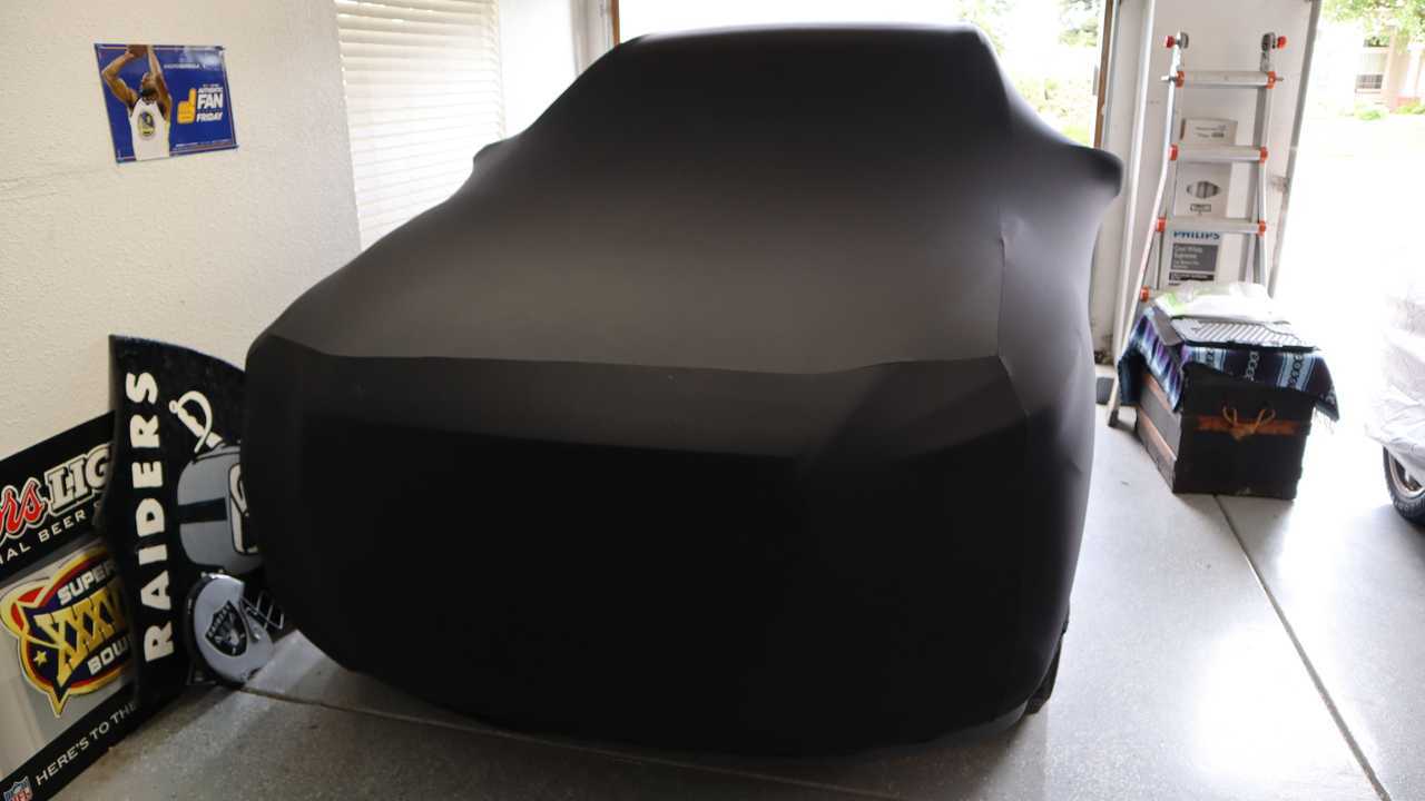 CarCovers.com Indoor Black Satin Shield - Infiniti SUV