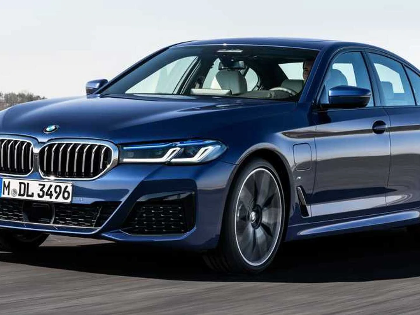 貴重！BMW 5Series 公式ライセンス商品 5lead.webp