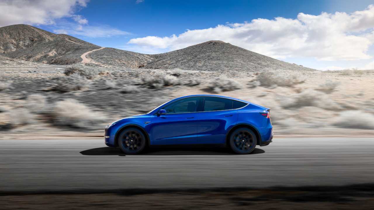 Tesla Model Y: представлены фотографии и технические характеристики кроссовера за $39 000
