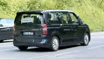 VW Transporter T7 neues Spionagefoto (Seitenansicht)