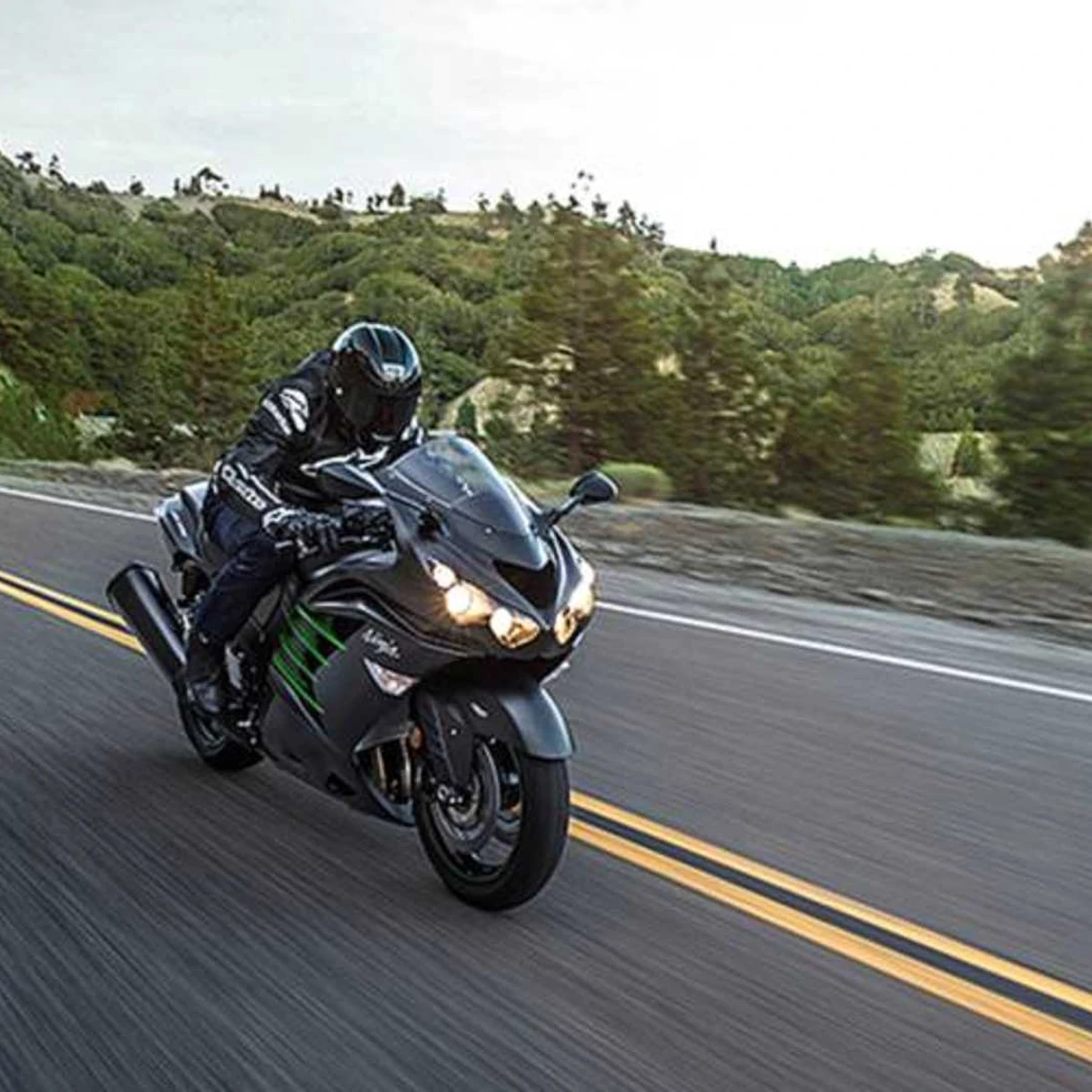 rrr driver-swerves-into-passing-