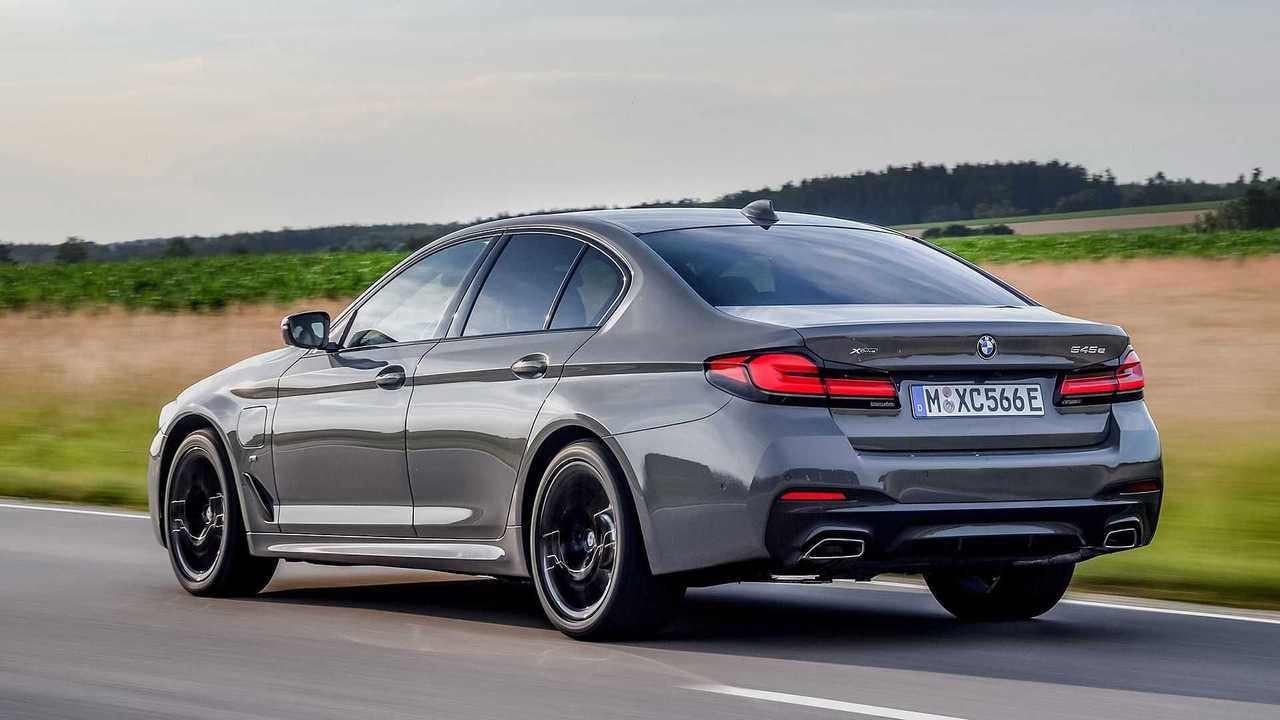 BMW 545e xDrive (2020)