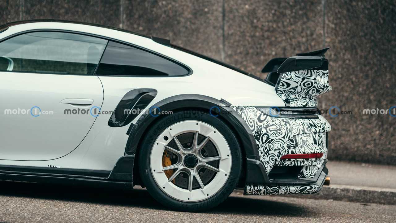 Шпионские фото нового Techart GTstreet R на базе Porsche 911