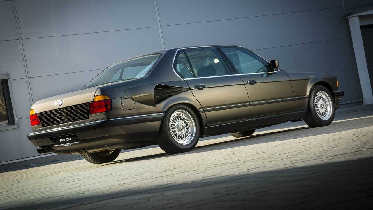 BMW 7 Serisi (E32)