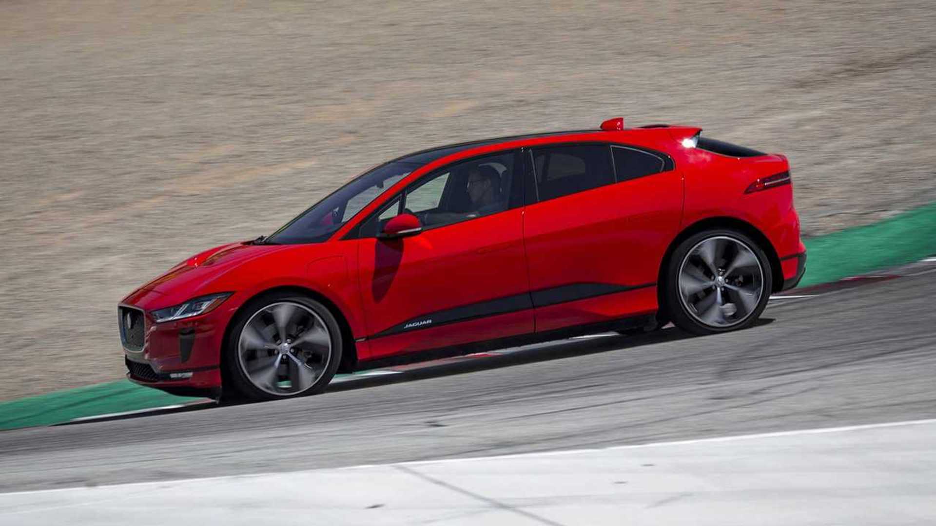 Jaguar I Pace Chrysler Pacifica Hybrid Awarded At Canadian Auto Show