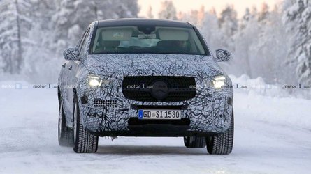 2019 Mercedes-Benz GLE Coupe Karlı Zeminde Bol Kamuflajlı Casus Fotoğrafları