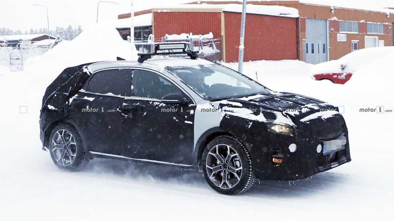 Фото шпиона 2019 Kia XCeed