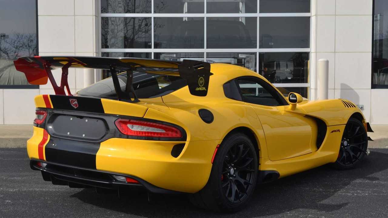 16 Dodge Viper Acr Extreme The Last Hurrah For The V10 Beast