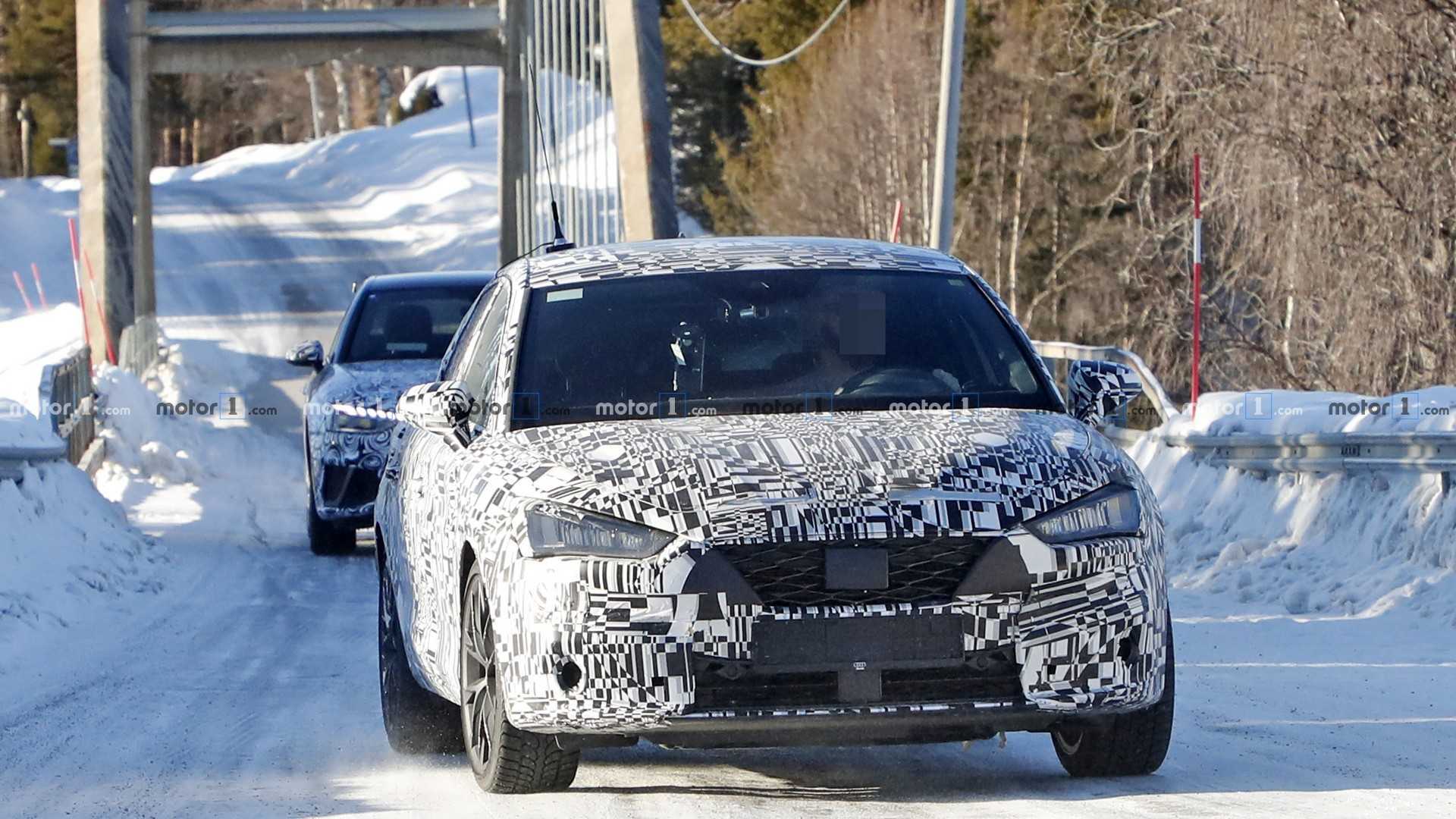 2020-seat-leon-spy-photo.jpg